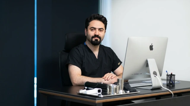 دکتر فرزاد نوری